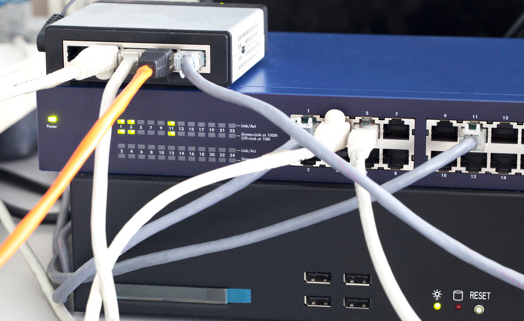 如何解决交换机引起的路由环路故障?