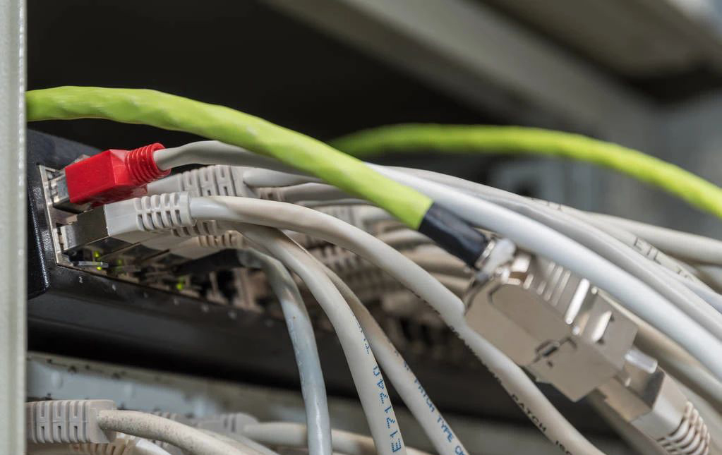 如何解决交换机引起的路由环路故障?